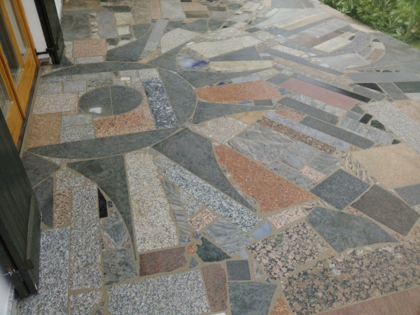 Mosaikplatten-Terrasse